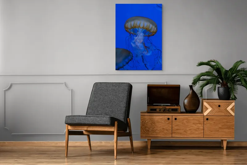 Tablou Canvas, "Dansul grațios al meduzelor aurii", Meduză, Albastru, Tentacule, Grație, Ocean, Lumină, 70 x 100 cm – poza 6