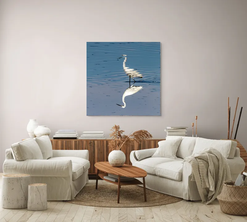 Tablou Canvas, "Egreta și reflecția în apă liniștită", Reflecție, Liniște, Eleganță, Apă, Pasăre, Serenitate, Albastru, Natură, 100 x 100 cm – poza 3