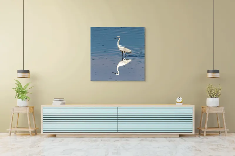 Tablou Canvas, "Egreta și reflecția în apă liniștită", Reflecție, Liniște, Eleganță, Apă, Pasăre, Serenitate, Albastru, Natură, 100 x 100 cm – poza 5