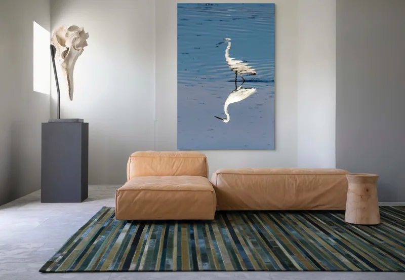 Tablou Canvas, "Egreta și reflecția în apă liniștită", Reflecție, Liniște, Eleganță, Apă, Pasăre, Serenitate, Albastru, Natură, 100 x 150 cm – poza 7
