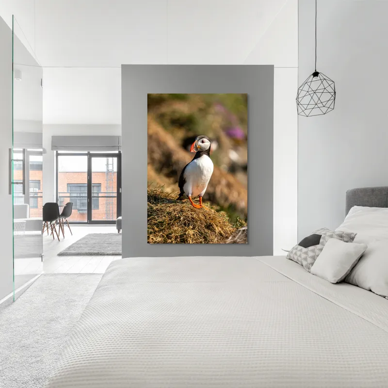 Tablou Canvas, "Puffin pe marginea stâncii verzi", Pinguin, Stâncă, Vegetație, Lumină, Panoramă, Măreție, Natură, Libertate., 100 x 150 cm – poza 5