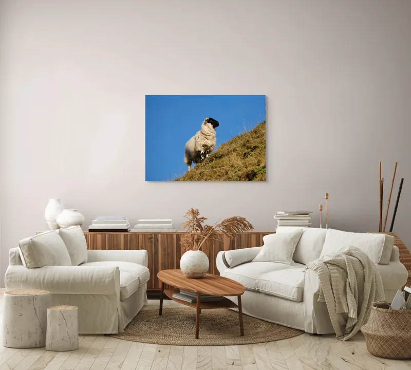 Tablou Canvas, "Oaie pe culmea dealului verde", Oi, Deal, Cer, Albastru, Iarbă, Soare, Liniște, Natură, 100 x 70 cm – poza 3
