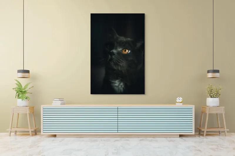 Tablou Canvas, "Privirea enigmatică a pisicii negre", Mister, Eleganță, Privire, Pisică, Întuneric, Blană, Ochii, Misterios, 100 x 150 cm – poza 4