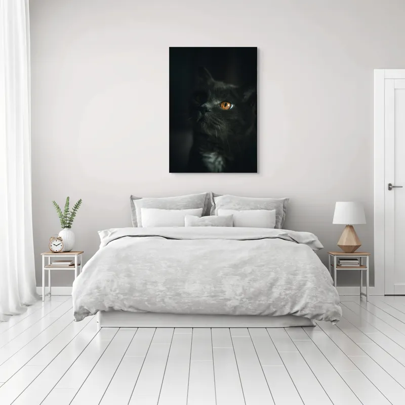 Tablou Canvas, "Privirea enigmatică a pisicii negre", Mister, Eleganță, Privire, Pisică, Întuneric, Blană, Ochii, Misterios, 70 x 100 cm – poza 3
