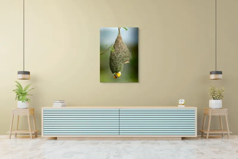 Tablou Canvas, "Minunata locuință a țesătorului curios", Cuib, Pasăre, Natură, Copac, Ramură, Verde, Joc, Echilibru, Grijă, Artă., 70 x 100 cm – poza 5