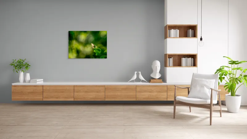 Tablou Canvas, "Fluture pe frunzele verzi scăldate de soare", Fluture, Frunze, Lumină, Verde, Natură, Bokeh, Aripi, Fragilitate, 100 x 70 cm – poza 6