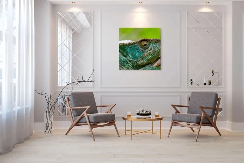 Tablou Canvas, "Cameleonul în culorile naturii vibrante", Schimbare, Culoare, Adaptabilitate, Natură, Detalii, Verde, Textură, Solzi, Obiectiv, Calm, Liniște, 100 x 100 cm – poza 7