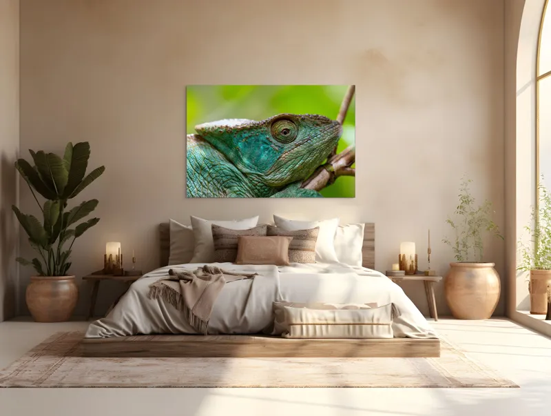 Tablou Canvas, "Cameleonul în culorile naturii vibrante", Schimbare, Culoare, Adaptabilitate, Natură, Detalii, Verde, Textură, Solzi, Obiectiv, Calm, Liniște, 150 x 100 cm – poza 4