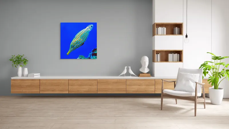 Tablou Canvas, "Peștișorul viu colorat din adâncuri", Pește, Ocean, Albastru, Portocaliu, Acvatic, Exotic, Vibrant, Colorat, Muzeu, Marine., 100 x 100 cm – poza 8