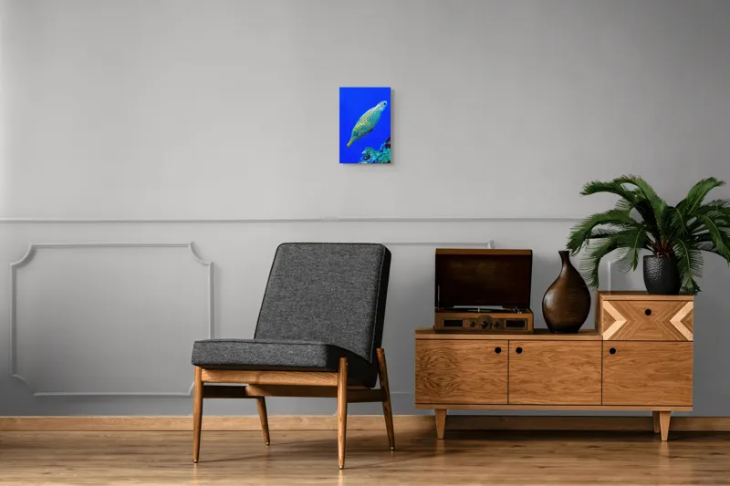 Tablou Canvas, "Peștișorul viu colorat din adâncuri", Pește, Ocean, Albastru, Portocaliu, Acvatic, Exotic, Vibrant, Colorat, Muzeu, Marine., 26 x 39 cm – poza 8