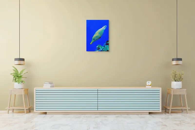 Tablou Canvas, "Peștișorul viu colorat din adâncuri", Pește, Ocean, Albastru, Portocaliu, Acvatic, Exotic, Vibrant, Colorat, Muzeu, Marine., 50 x 70 cm – poza 6