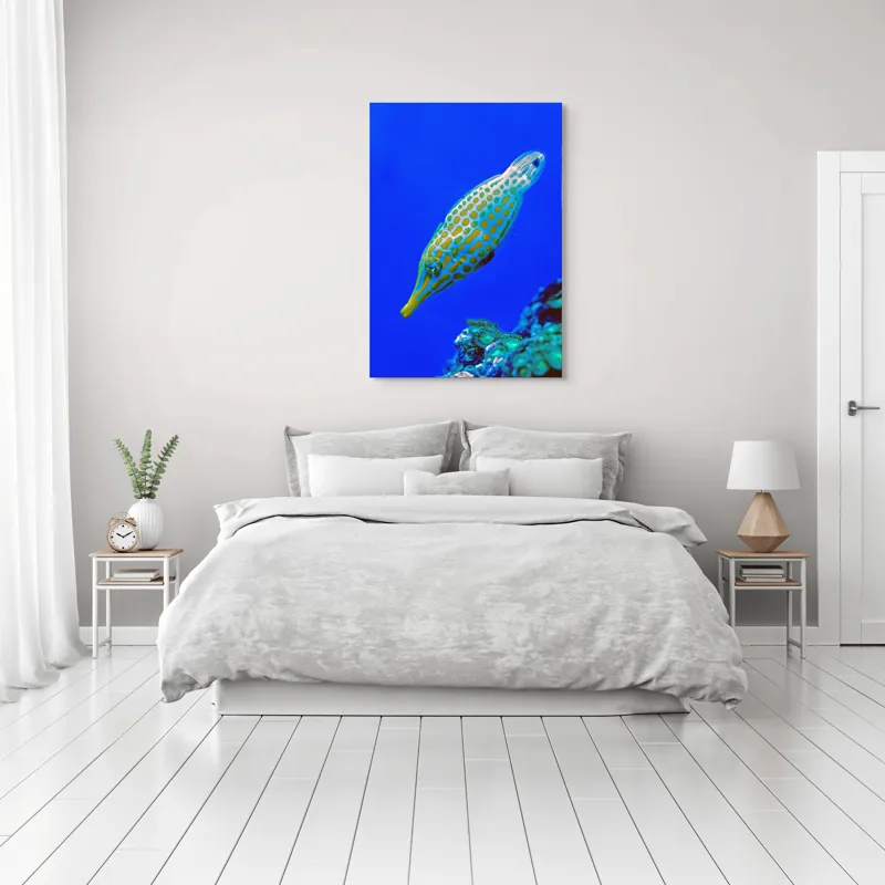 Tablou Canvas, "Peștișorul viu colorat din adâncuri", Pește, Ocean, Albastru, Portocaliu, Acvatic, Exotic, Vibrant, Colorat, Muzeu, Marine., 70 x 100 cm – poza 3