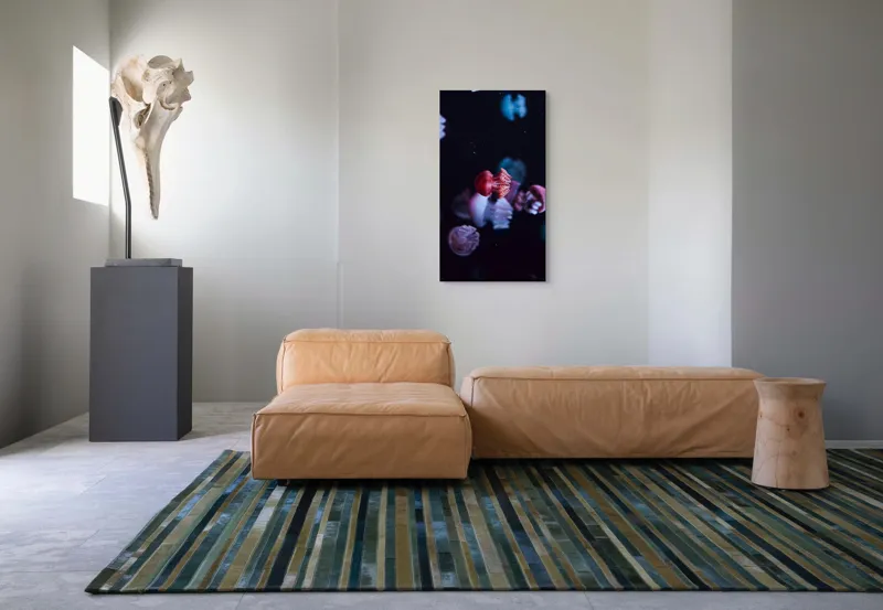 Tablou Canvas, "Dansul meduzelor sub acvariul nocturn", Meduze, Luminiscente, Dansatoare, Acvatice, Misterioase, Grațioase, Colorate, Plutitoare, 50 x 90 cm – poza 5