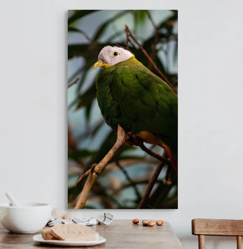 Tablou Canvas, "Papagalul verde pe o creangă.", Pasăre, Colorată, Frunze, Creangă, Natură, Penaj, Verde, Cioc., 50 x 90 cm – poza 3