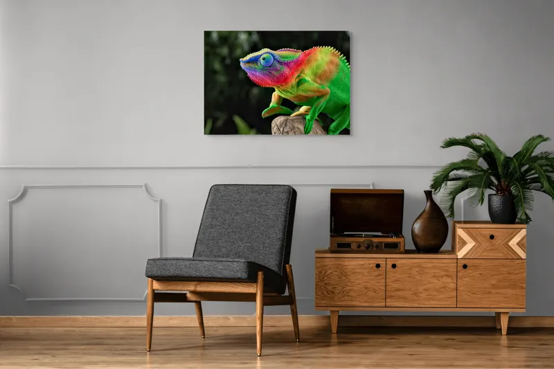 Tablou Canvas, "Cameleonul în culori vibrante ale junglei", Cameleon, Colorat, Texturat, Exotic, Vibrant, Fascinant, Natură, Reptilă, Transformare, Adaptabilitate, 100 x 70 cm – poza 8
