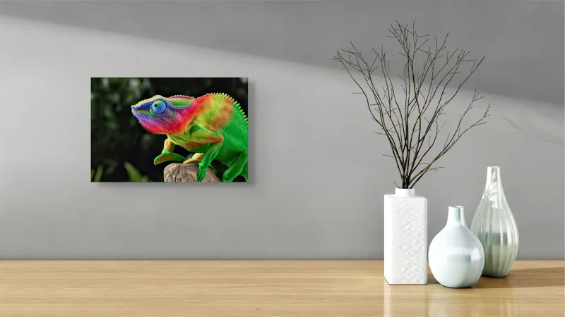 Tablou Canvas, "Cameleonul în culori vibrante ale junglei", Cameleon, Colorat, Texturat, Exotic, Vibrant, Fascinant, Natură, Reptilă, Transformare, Adaptabilitate, 39 x 26 cm – poza 8