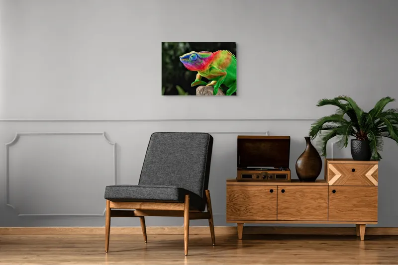 Tablou Canvas, "Cameleonul în culori vibrante ale junglei", Cameleon, Colorat, Texturat, Exotic, Vibrant, Fascinant, Natură, Reptilă, Transformare, Adaptabilitate, 70 x 50 cm – poza 4