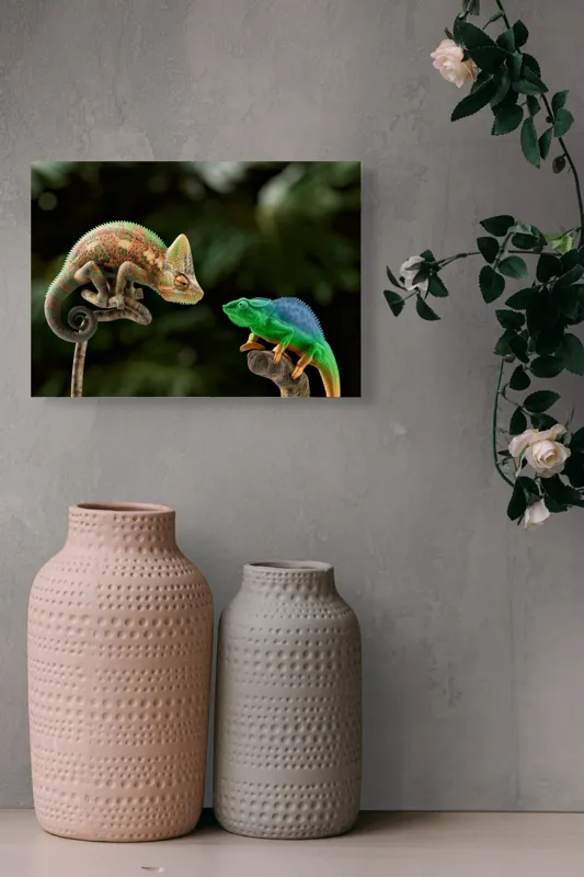 Tablou Canvas, "Cameleonii în dialog subtil cromatic", Chameleon, Encounter, Nature, Curious, Colors, Contrast, Interaction, Exotic, Reptiles, 54 x 39 cm – poza 8