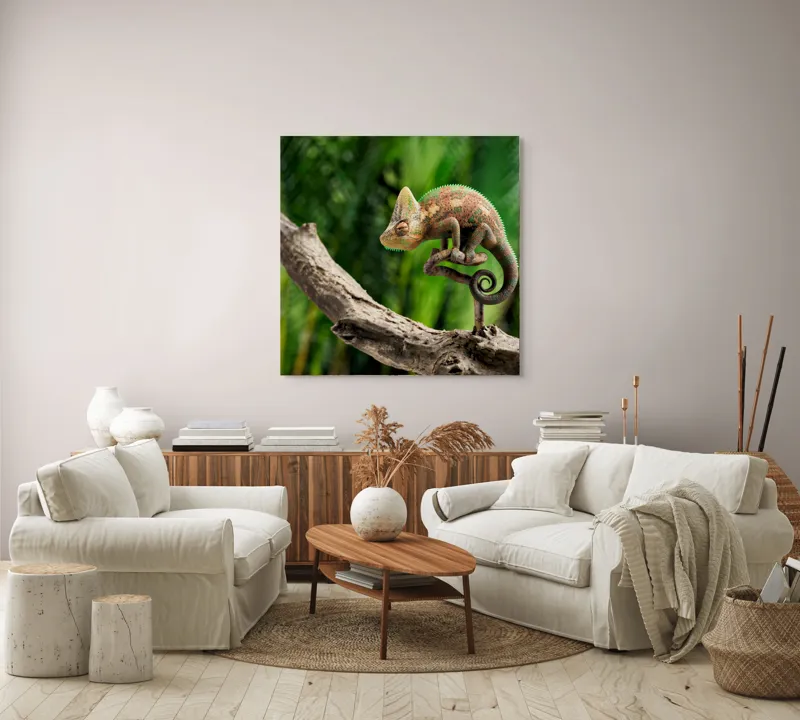Tablou Canvas, "Cameleon odihnindu-se pe o creangă", Cameleon, Ramură, Verde, Textură, Natură, Piele, Ochi, Fundal, Frunze, Camuflaj, 100 x 100 cm – poza 3
