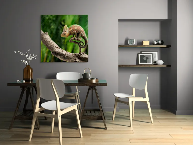 Tablou Canvas, "Cameleon odihnindu-se pe o creangă", Cameleon, Ramură, Verde, Textură, Natură, Piele, Ochi, Fundal, Frunze, Camuflaj, 100 x 100 cm – poza 6