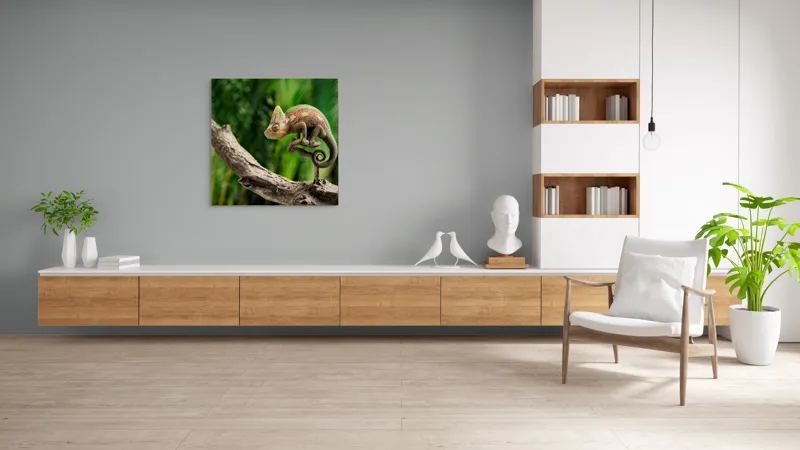 Tablou Canvas, "Cameleon odihnindu-se pe o creangă", Cameleon, Ramură, Verde, Textură, Natură, Piele, Ochi, Fundal, Frunze, Camuflaj, 100 x 100 cm – poza 8