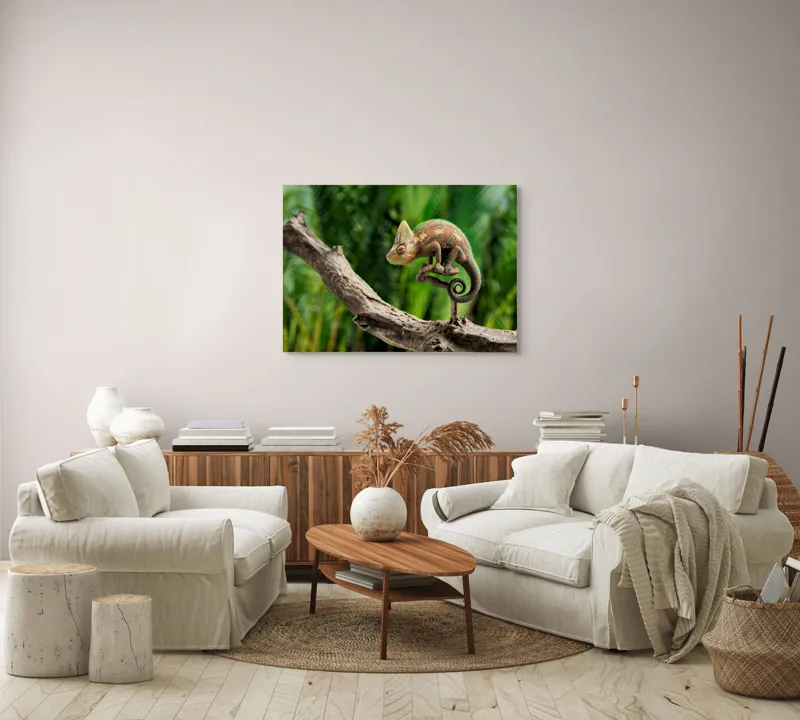 Tablou Canvas, "Cameleon odihnindu-se pe o creangă", Cameleon, Ramură, Verde, Textură, Natură, Piele, Ochi, Fundal, Frunze, Camuflaj, 100 x 70 cm – poza 3