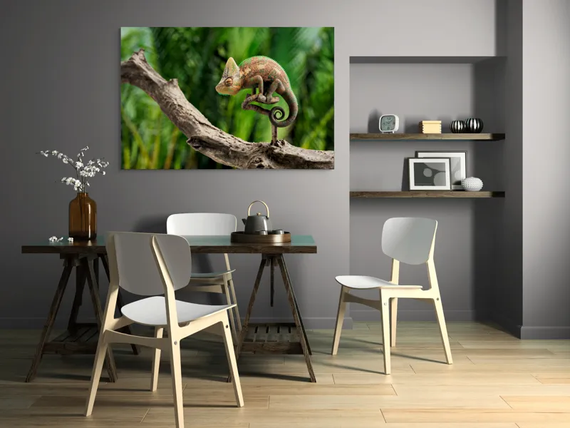 Tablou Canvas, "Cameleon odihnindu-se pe o creangă", Cameleon, Ramură, Verde, Textură, Natură, Piele, Ochi, Fundal, Frunze, Camuflaj, 150 x 100 cm – poza 5