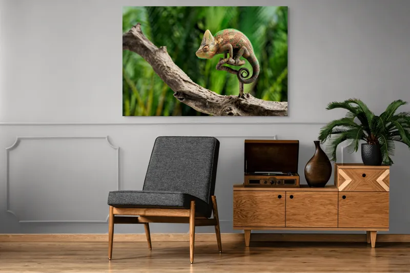Tablou Canvas, "Cameleon odihnindu-se pe o creangă", Cameleon, Ramură, Verde, Textură, Natură, Piele, Ochi, Fundal, Frunze, Camuflaj, 150 x 100 cm – poza 8