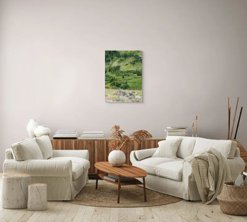 Tablou Canvas, "Elan regal în pădurile de smarald", Cerb, Pădure, Munte, Verdeață, Natură, Liniște, Libertate, Aventura, Peisaj, Sălbăticie, 50 x 70 cm – poza 4