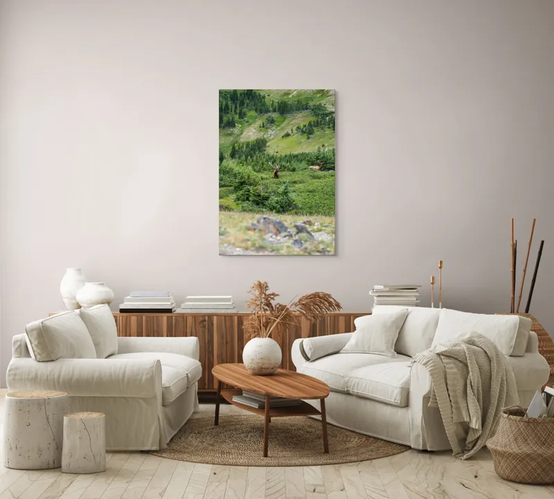 Tablou Canvas, "Elan regal în pădurile de smarald", Cerb, Pădure, Munte, Verdeață, Natură, Liniște, Libertate, Aventura, Peisaj, Sălbăticie, 70 x 100 cm – poza 4