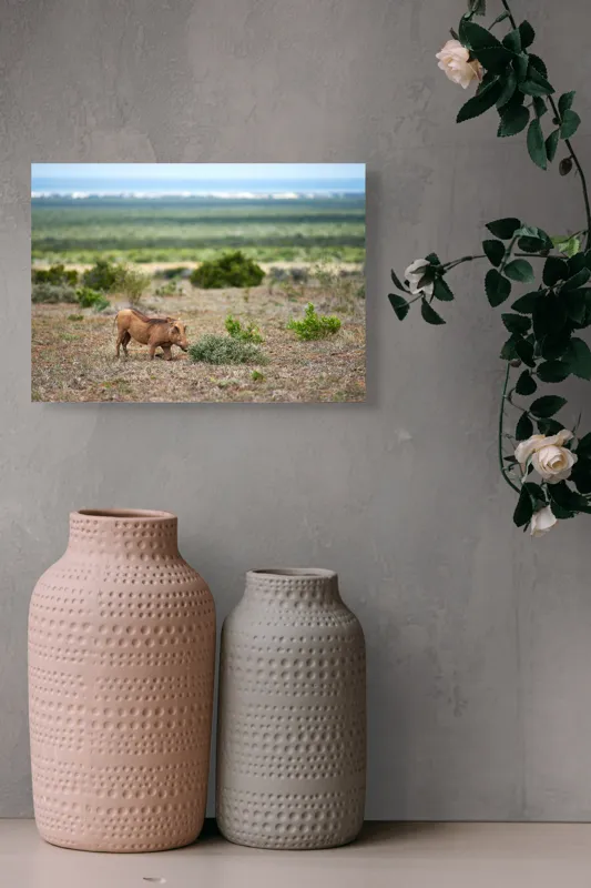 Tablou Canvas, "Mistret rătăcitor în savana africană", Mist, Pășune, Warthog, Vegetație, Serenitate, Orizont, Liniște, 54 x 39 cm – poza 8