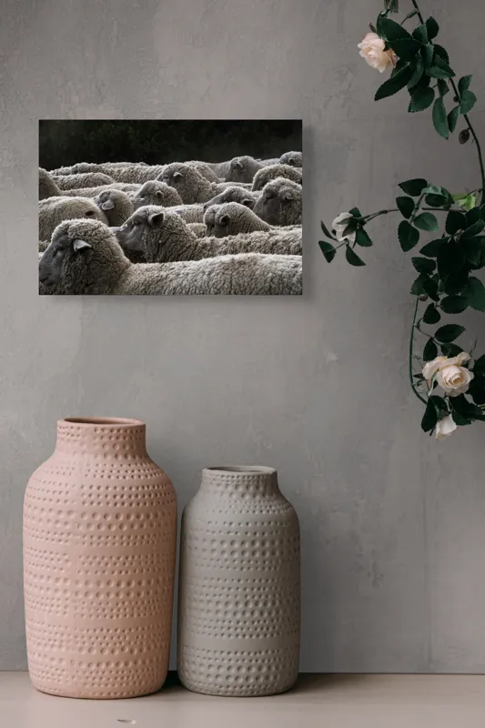 Tablou Canvas, "Turma de oi în amurg", Lână, Oi, Mulțime, Țesătură, Blană, Camp, Natură, Peisaj, Rânduri, Nori, Stațiune, Animale, Liniște, 39 x 26 cm – poza 4