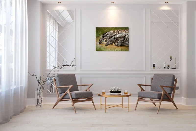 Tablou Canvas, "Zebre la adăpat în savană", Zebre, Apă, Dungi, Natură, Verdeață, Reflecții, Armonie, Animale, Contrast, 100 x 70 cm – poza 5