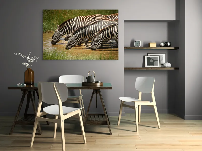 Tablou Canvas, "Zebre la adăpat în savană", Zebre, Apă, Dungi, Natură, Verdeață, Reflecții, Armonie, Animale, Contrast, 150 x 100 cm – poza 5
