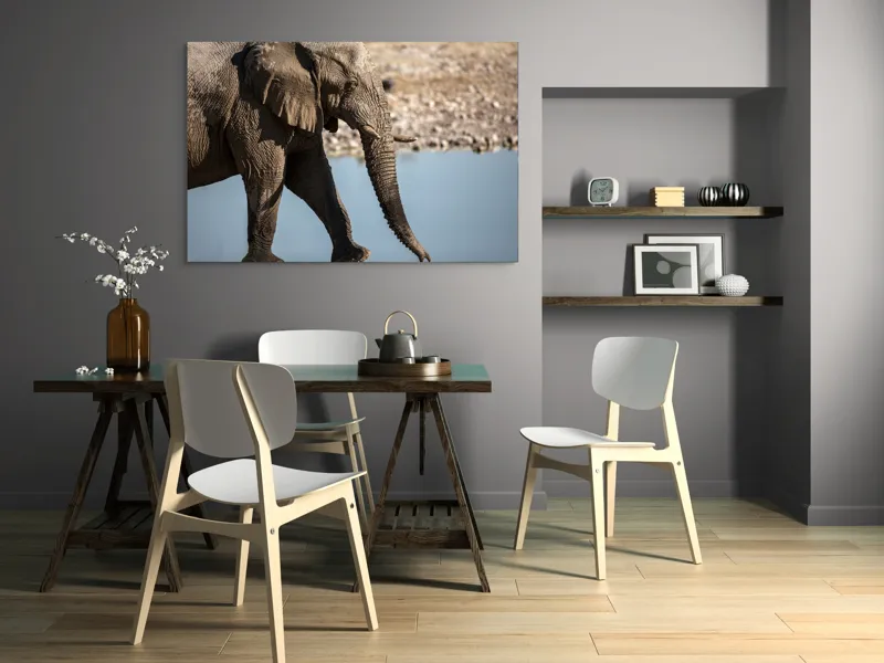 Tablou Canvas, "Elefant în apropierea apei albastre", Elefant, Trunchi, Apă, Peisaj, Urechi, Natură, Textură, Maro, Reflecție, 150 x 100 cm – poza 5