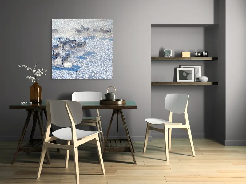 Tablou Canvas, "Zebrele pe câmpul de zăpadă", Zebre, Zăpadă, Grupa, Natură, Linie, Contrast, Peisaj, Alb, Negru, Afacere, Culoare, Videcylmaj, Antilopa, Nord, Pânză, Amplasament, Recunoscut, Regina, Particularități, Sistem, Geniozitate, 100 x 100 cm – poza 6
