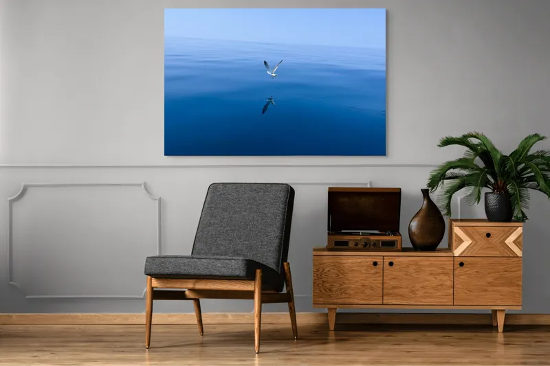 Tablou Canvas, "Pescărușul și oglinda mării albastre", Cer, Pescăruș, Reflecție, Ocean, Liniște, Vedere, Albastru, Volemoseniac., 150 x 100 cm – poza 8