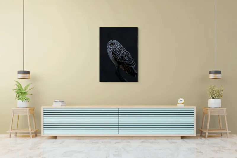 Tablou Canvas, "Bufnița tainică pe ramura umbrelor", Bufniță, Noapte, Penaj, Privire, Ramură, Tainic, Siluetă, Contemplare, 70 x 100 cm – poza 5