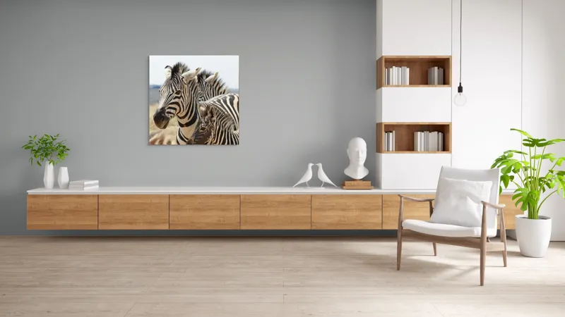 Tablou Canvas, "Familie de zebre în savană africană", Zebre, Dungate, Natură, Savana, Familie, Pășunat, Vânt, Peisaj, Harmonie, Curiozitate, 100 x 100 cm – poza 8