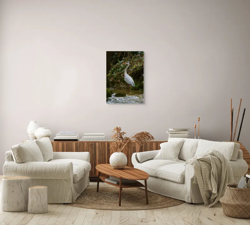 Tablou Canvas, "Stolul elegant al stârcii cenușii", Elegant, Stălucitor, Grațios, Pădure, Râu, Verdeață, Rocă, Natura, Reflecție, Serenitate, 50 x 70 cm – poza 4