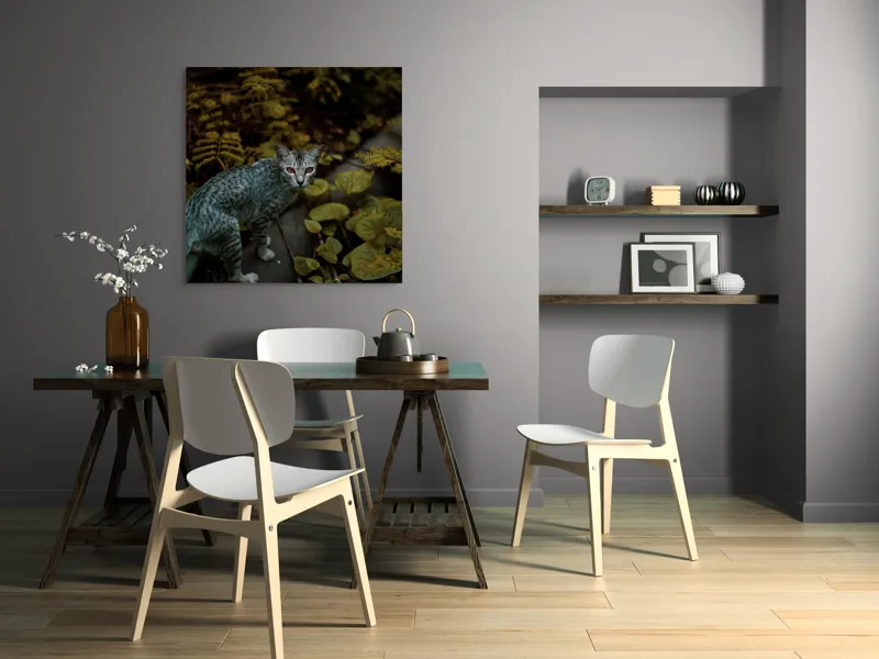 Tablou Canvas, "Pisica misterioasă printre ferigi verzi", Pisică, Frunze, Verdeață, Privire, Tufisuri, Eleganță, Natură, Mister, Curiozitate, 100 x 100 cm – poza 6