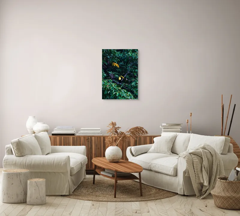 Tablou Canvas, "Tucan printre frunze de smarald", Verde, Frunziș, Tucan, Camuflaj, Natură, Exotic, Galben, Copac, Păsări, Frumusețe, 50 x 70 cm – poza 4