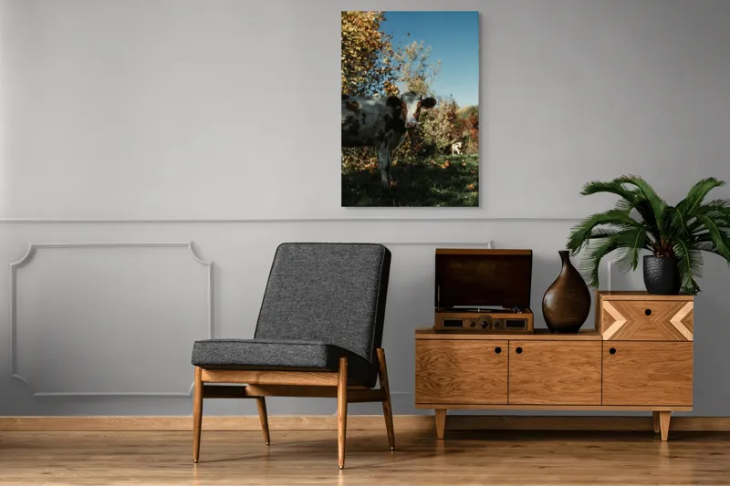 Tablou Canvas, "Vaca în mijlocul naturii toamna", Vacă, Pădure, Toamnă, Copaci, Cer, Iarbă, Frunze, 70 x 100 cm – poza 6