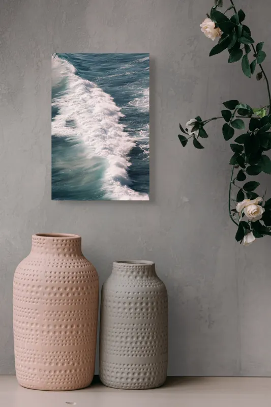 Tablou Canvas, "Valuri spumegânde sub soarele verii", Valuri, Spumă, Ocean, Energie, Albastru, Mișcare, Natură, Dinamică, 26 x 39 cm – poza 6