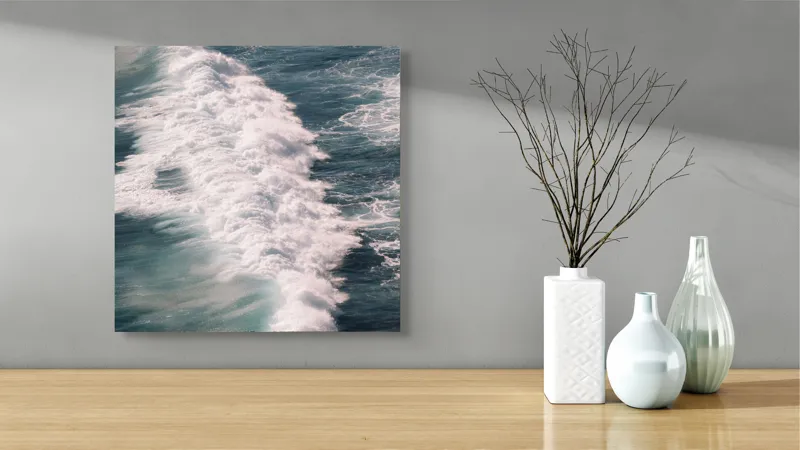 Tablou Canvas, "Valuri spumegânde sub soarele verii", Valuri, Spumă, Ocean, Energie, Albastru, Mișcare, Natură, Dinamică, 50 x 50 cm – poza 3