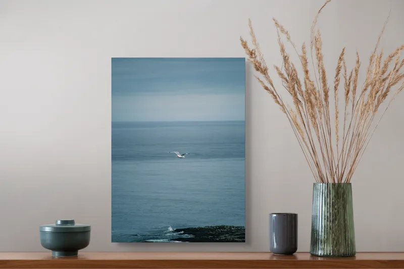 Tablou Canvas, "Pescărușul singuratic pe întinderea albastră", Vast, Serene, Tranquil, Endless, Majestic, 39 x 54 cm – poza 3
