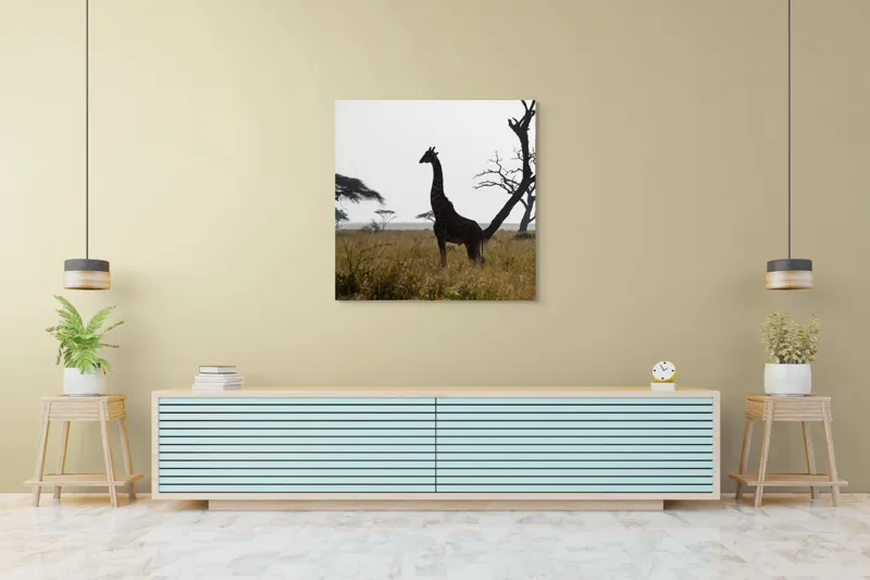 Tablou Canvas, "Girafă în lumină de amurg africană", Giraffă, Siluetă, Savannah, Apus, Copaci, Sălbăticie, Natură, Serengeti, Peisaj, Tranquilitate, 100 x 100 cm – poza 5