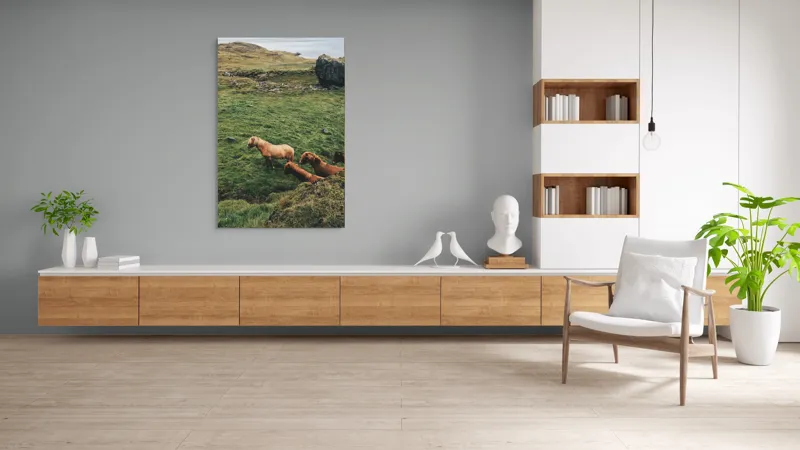 Tablou Canvas, "Cai liberi pe câmp verde", Cai, Peisaj, Verde, Rocă, Călătorie, 100 x 150 cm – poza 8