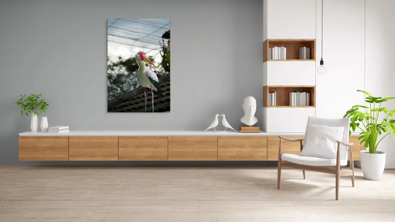 Tablou Canvas, "Surprinderea unui stork sub cer înnorat", Păsăre, Penaj, Culori, Cer, Natură, Acoperiș, Plante, Storc, Peisaj, 100 x 150 cm – poza 8