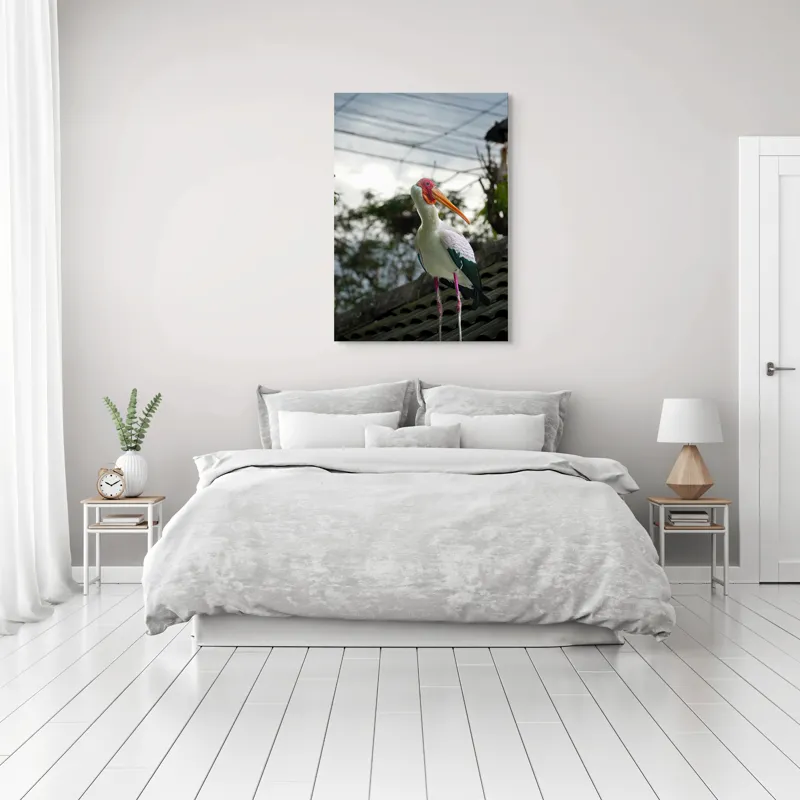 Tablou Canvas, "Surprinderea unui stork sub cer înnorat", Păsăre, Penaj, Culori, Cer, Natură, Acoperiș, Plante, Storc, Peisaj, 70 x 100 cm – poza 3